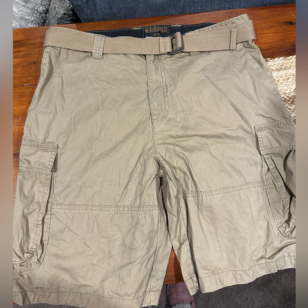 Weatherproof cargo shorts with belt 36